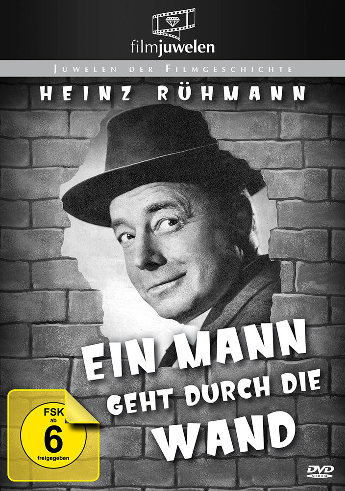 Ein Mann geht durch die Wand (s/w) Ein Mann geht durch die Wand (s/w)